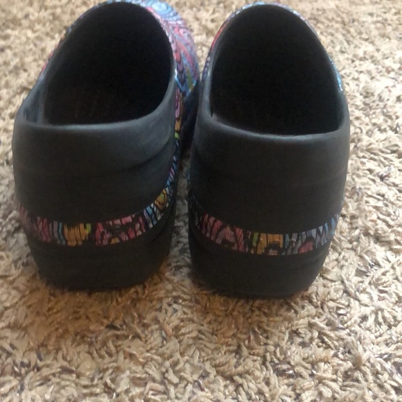 Crocs Neria pro multicolor swirl pattern . - Picture 3 of 6